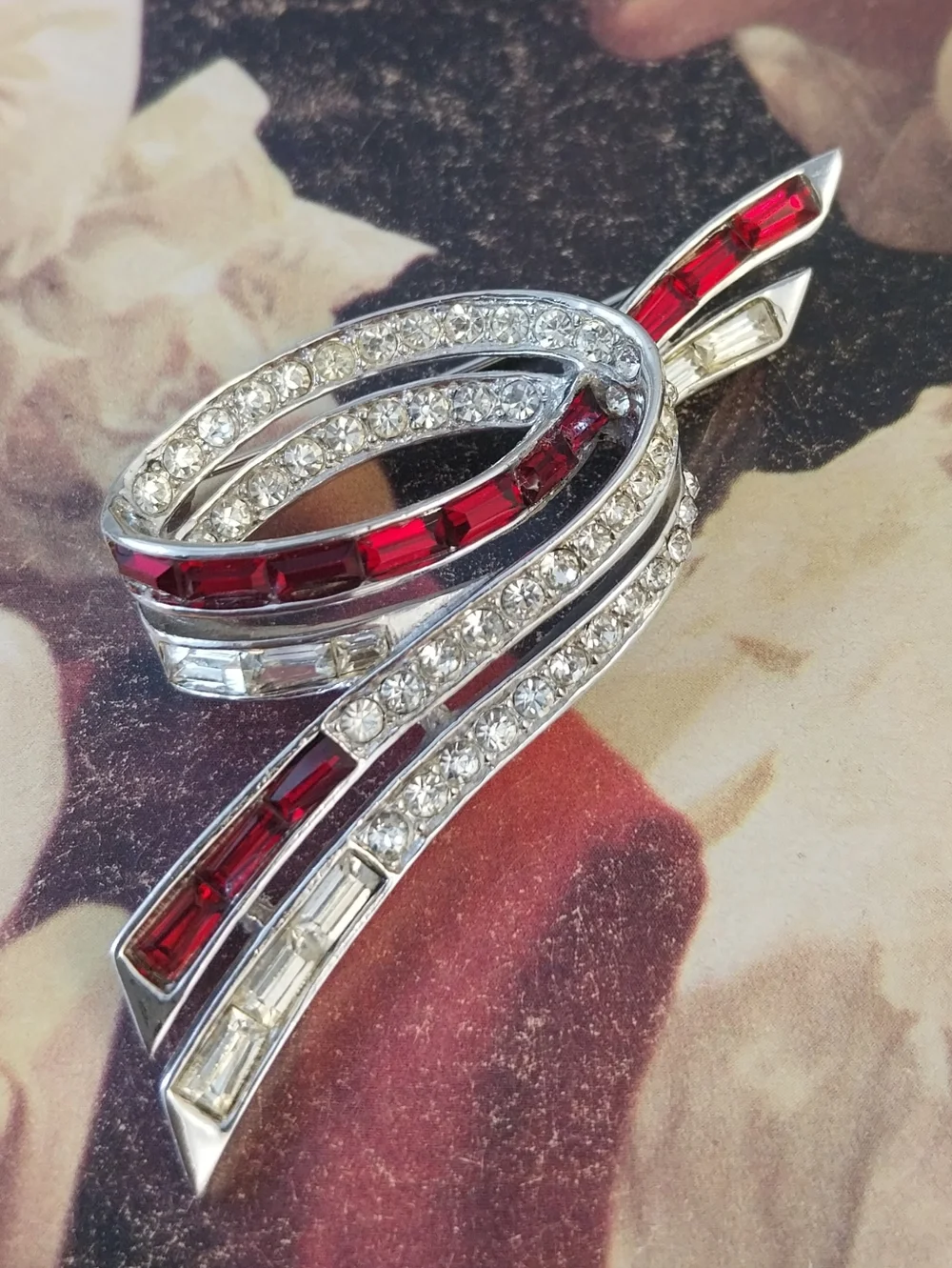 Boucher Vintage Brooch with Red and Clear Crystals - Picture 11 of 14
